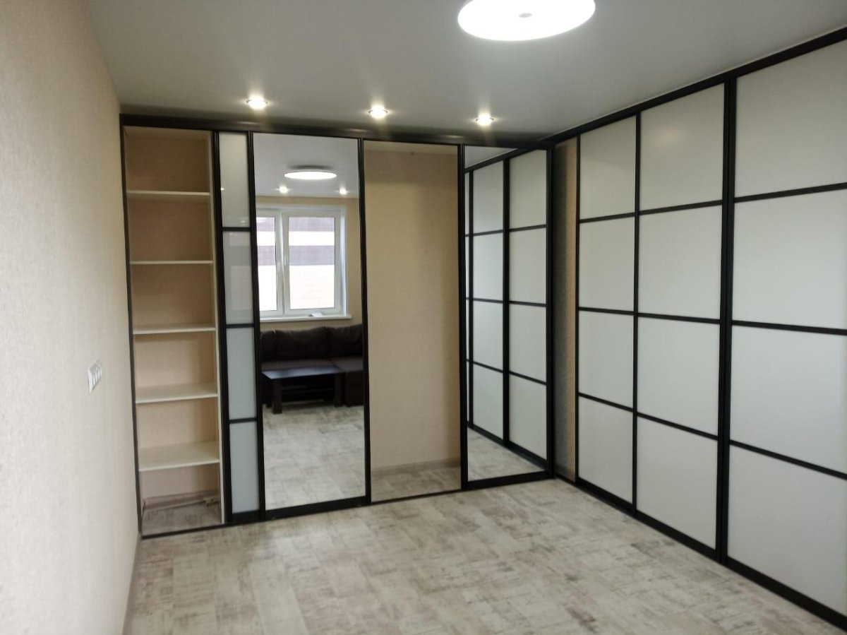 Шкаф-купе 23