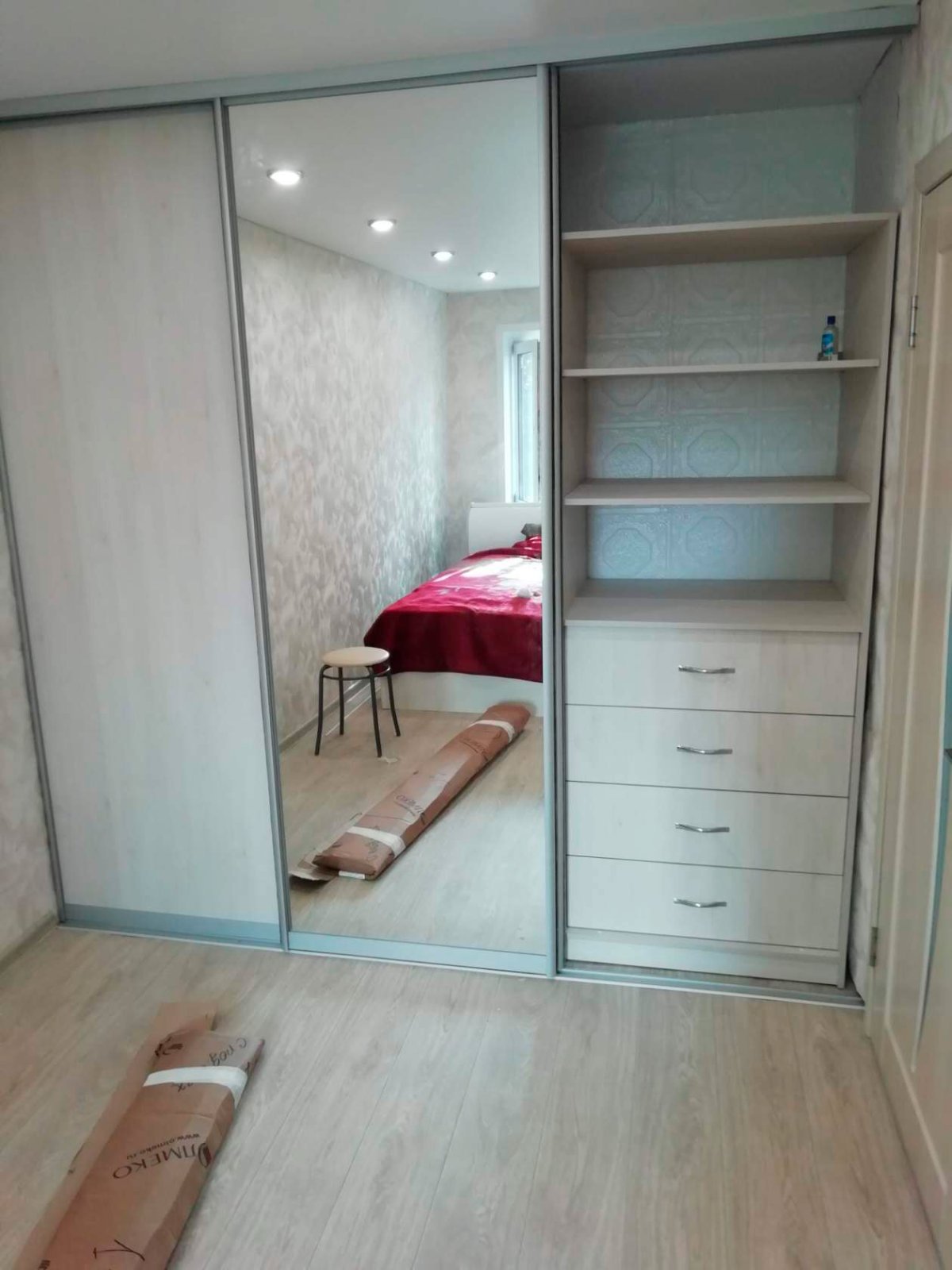 Шкафы встроенные в стену