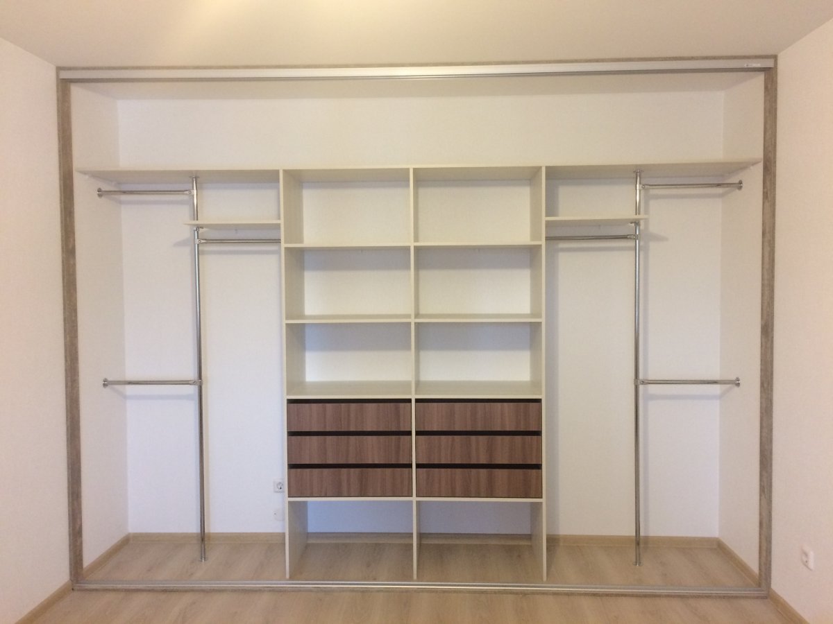 Встроенный шкаф купе