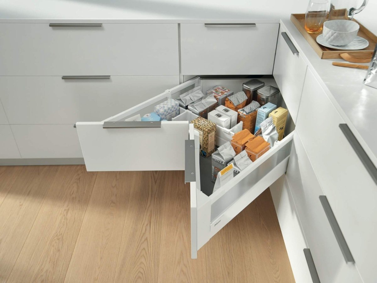 Функциональный кухонный гарнитур