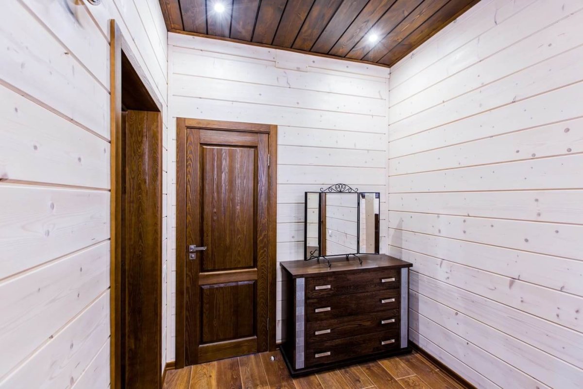 Отделка прихожей евровагонкой