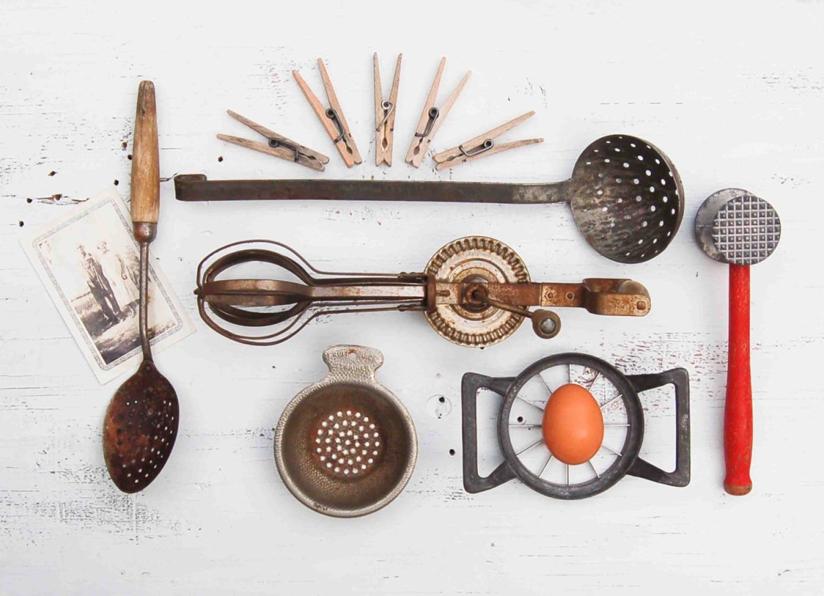 Разнообразные инструменты в винтажном стиле