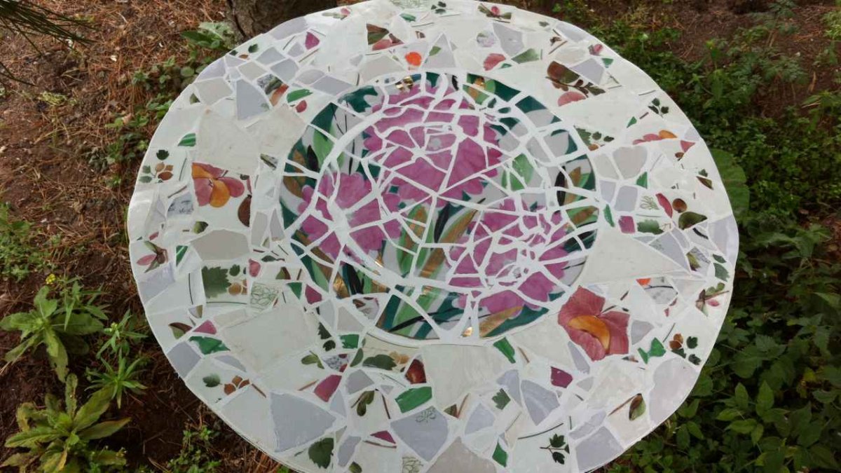 Декорирования столешницы для сада своими руками