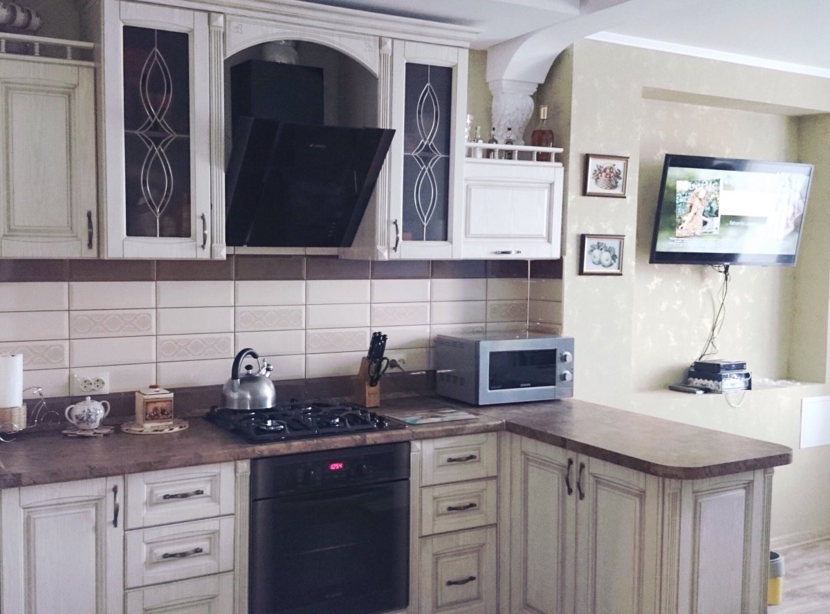 Кухня с воздушным коробом