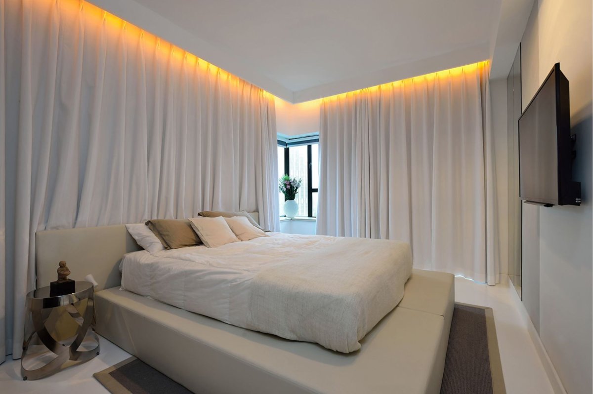 Подсветка штор в спальне