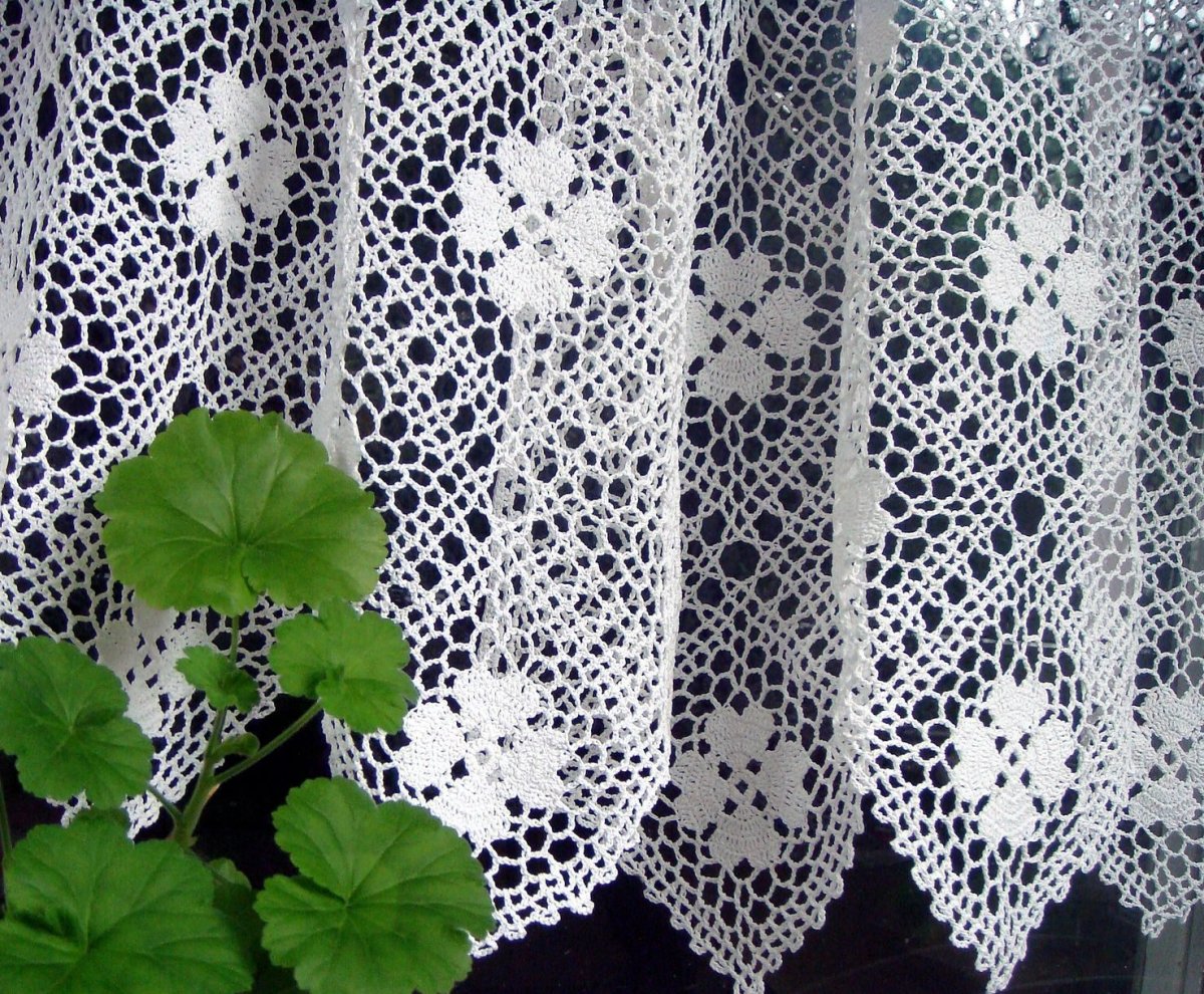 Вязаные шторы