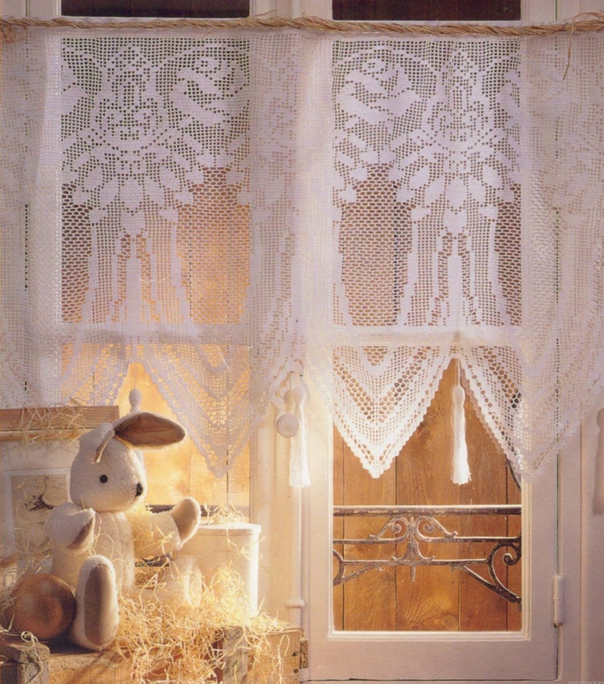 Кухонная занавеска крючком