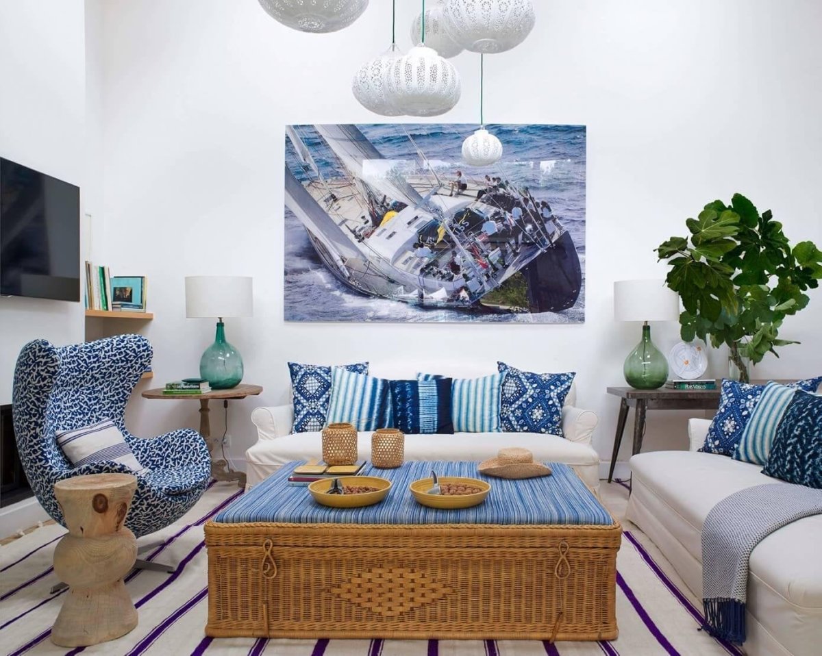 Картины с морем в интерьере