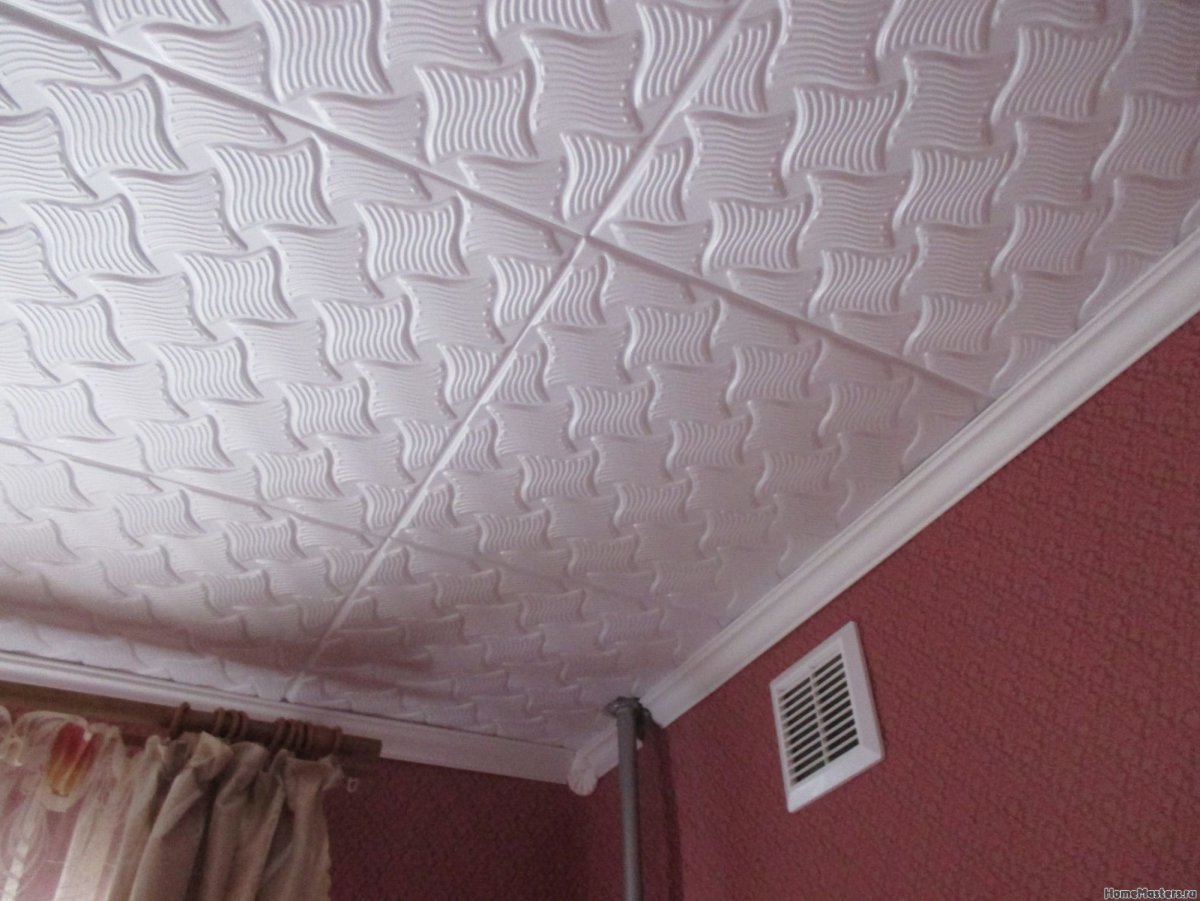 Бесшовный потолок из плитки