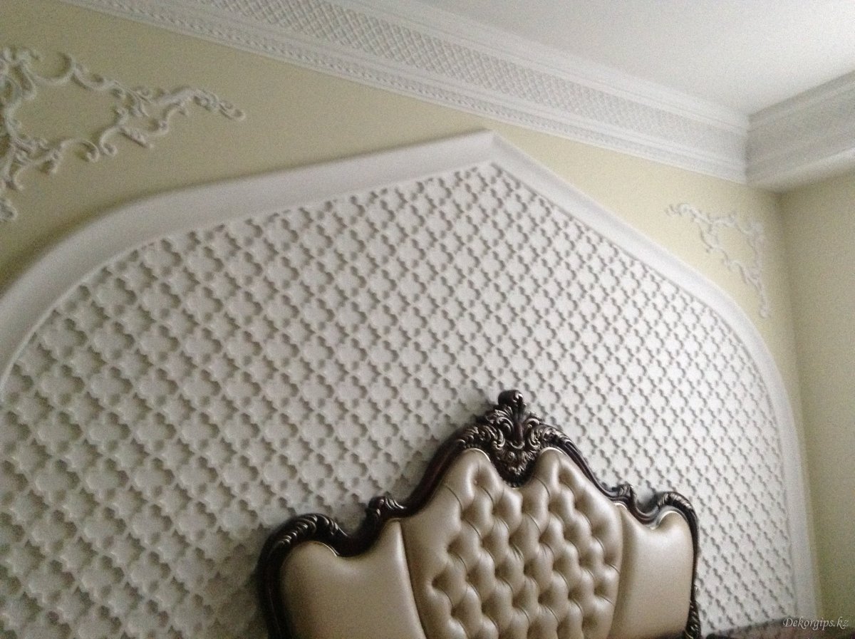 Декор потолка из пенопласта