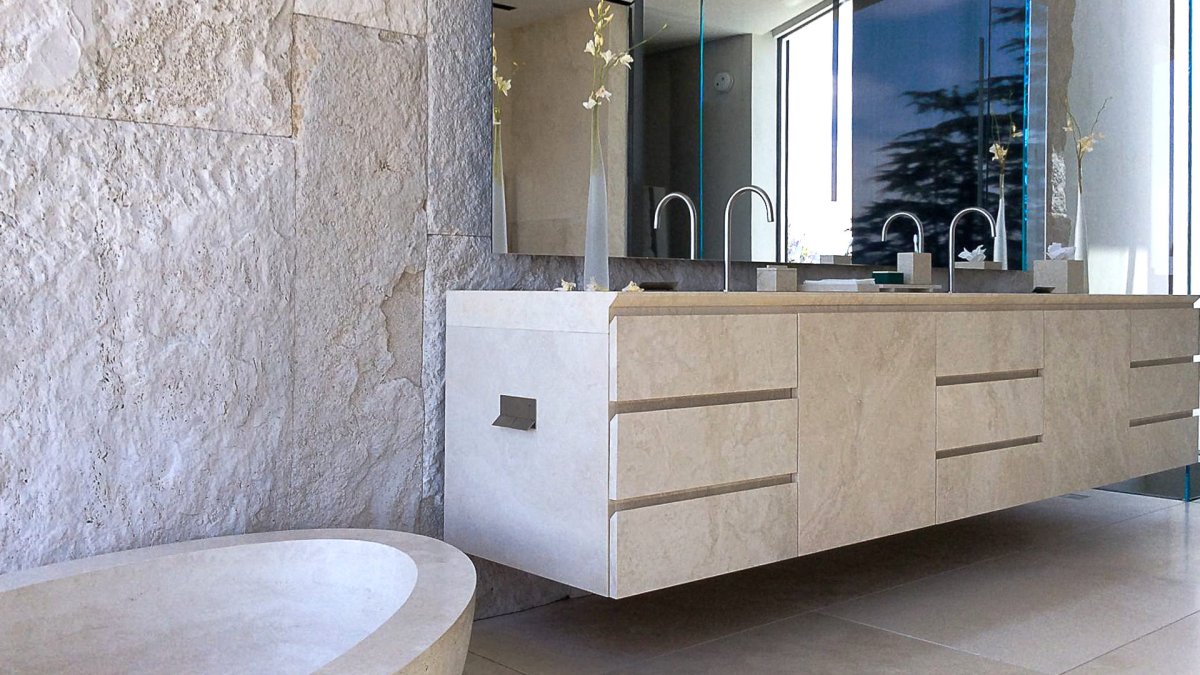 Ванная из травертина