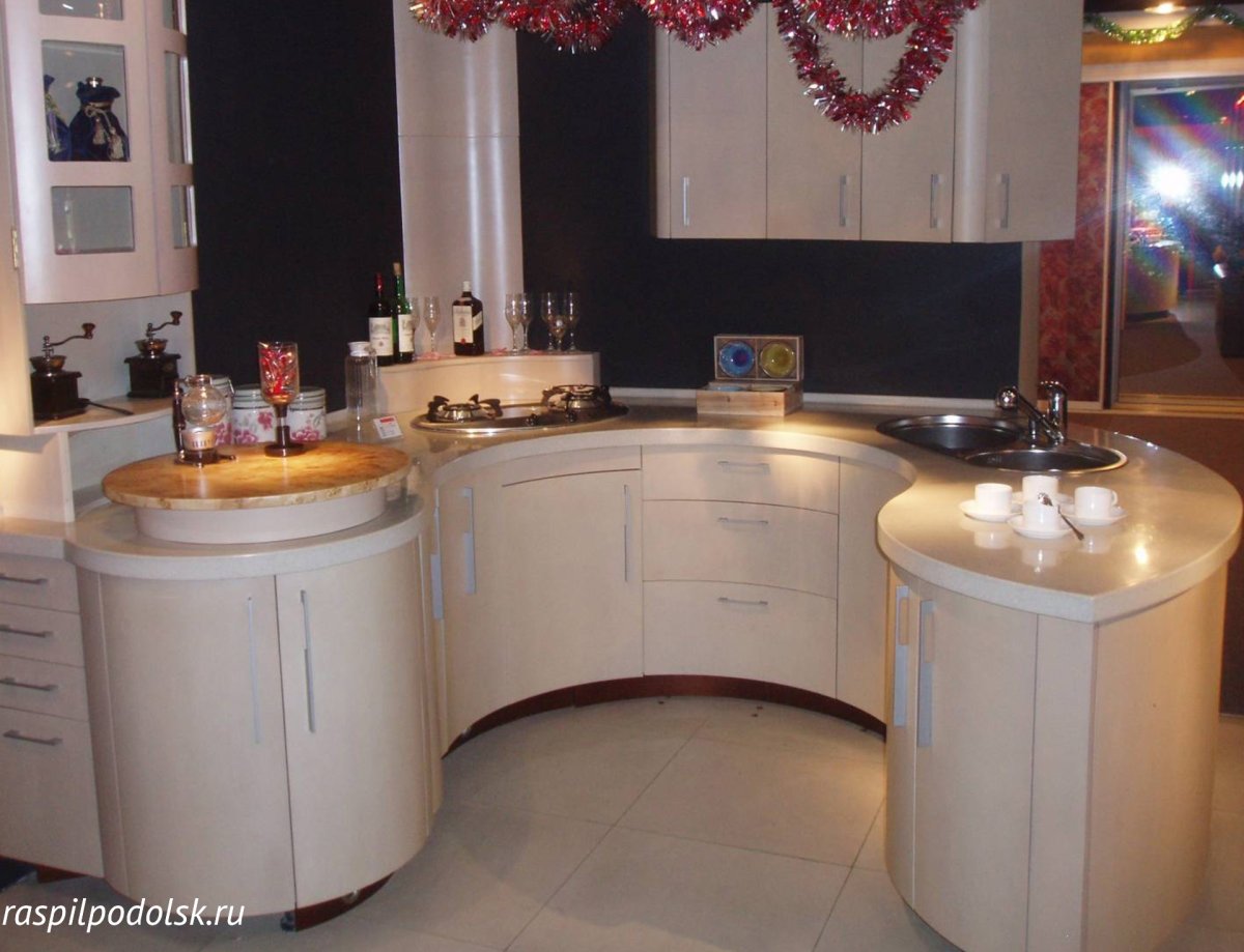 Круглые кухонные гарнитуры