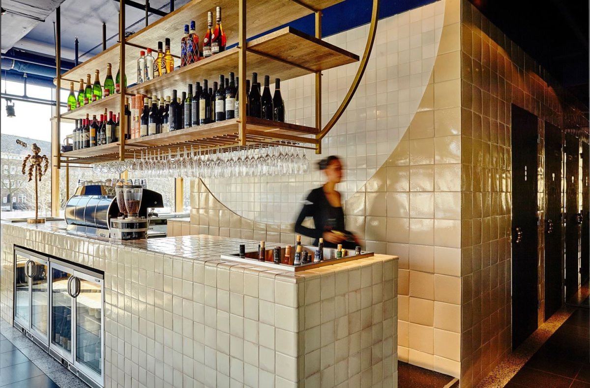 Барная стойка из плитки