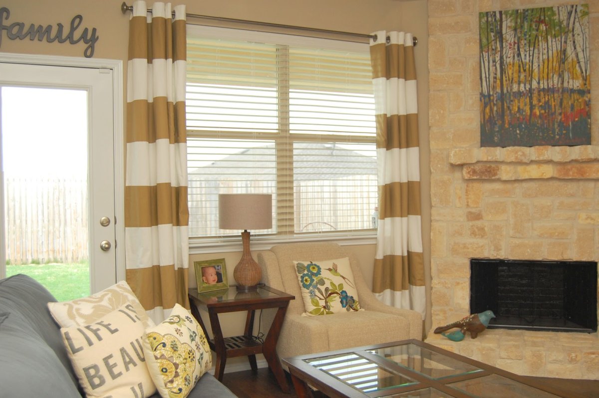 Рулонные шторы на угловое окно