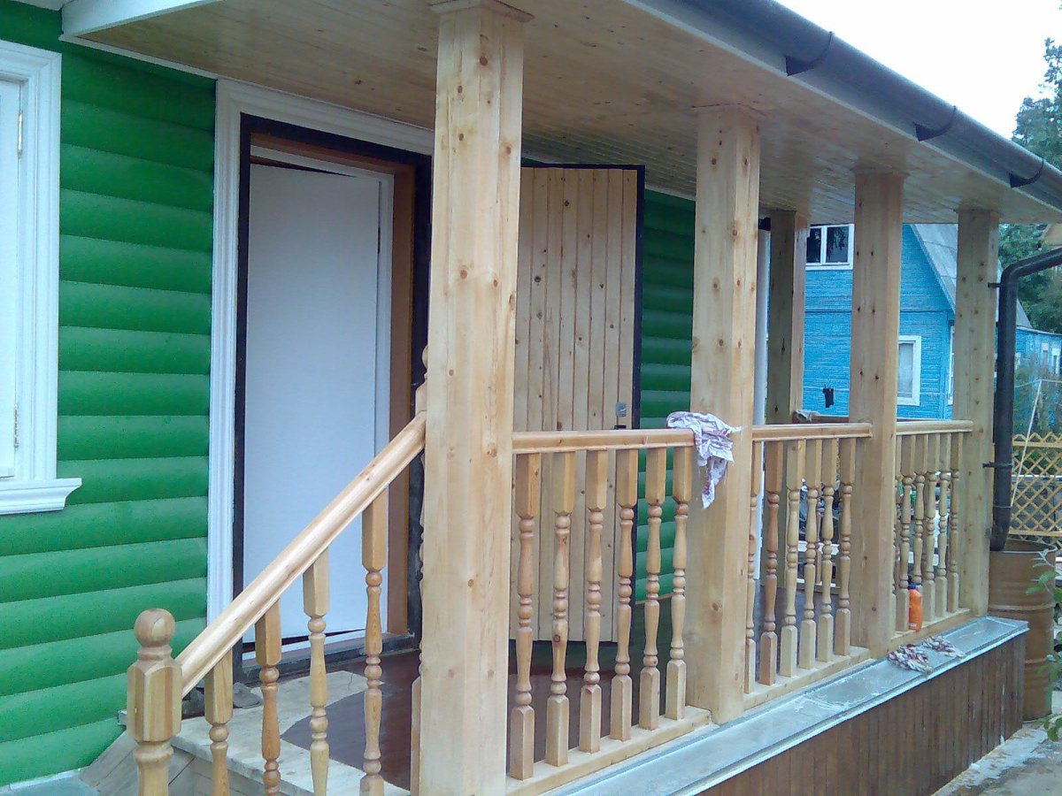 Дом с верандой по периметру