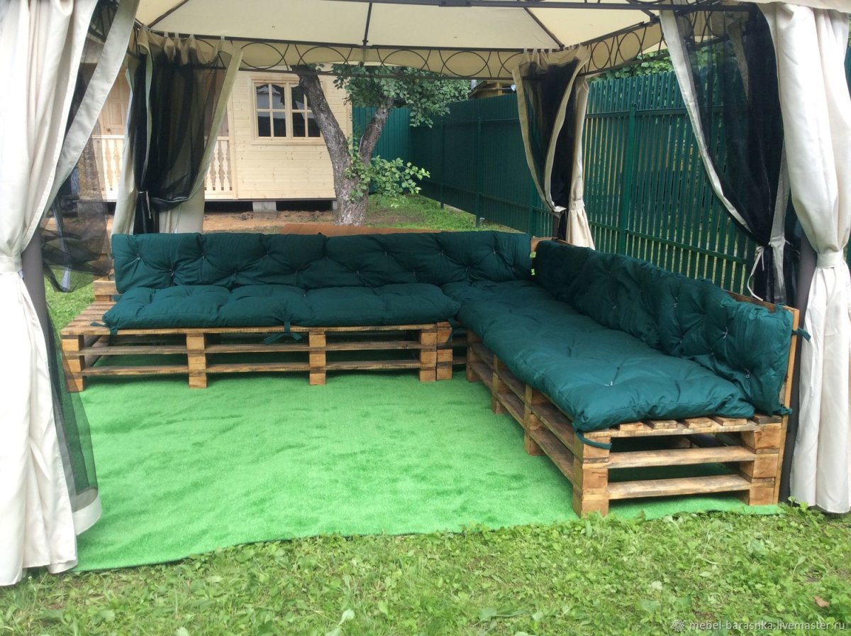 Подушки на скамейки в беседку