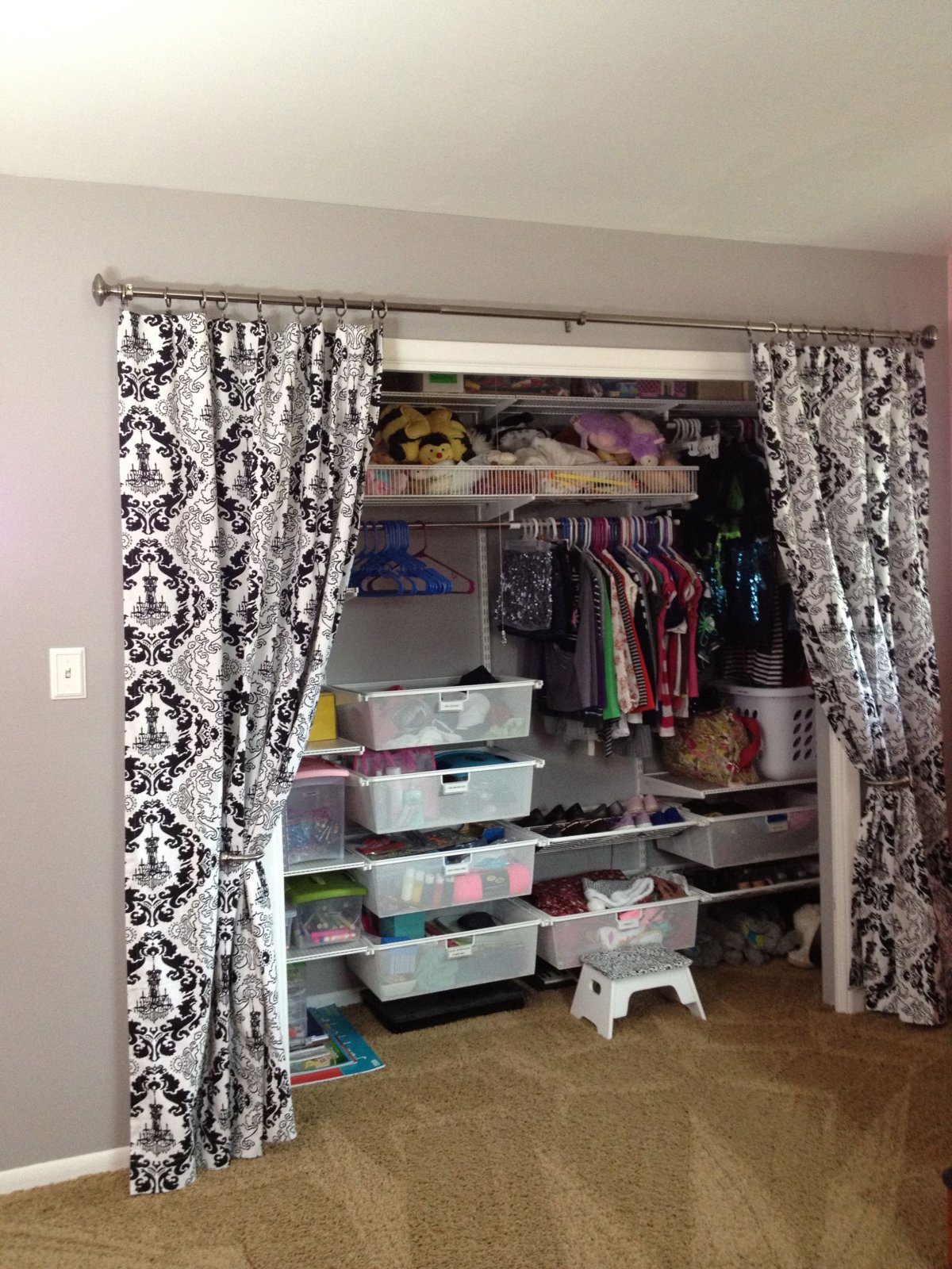 Штора в кладовку в прихожей