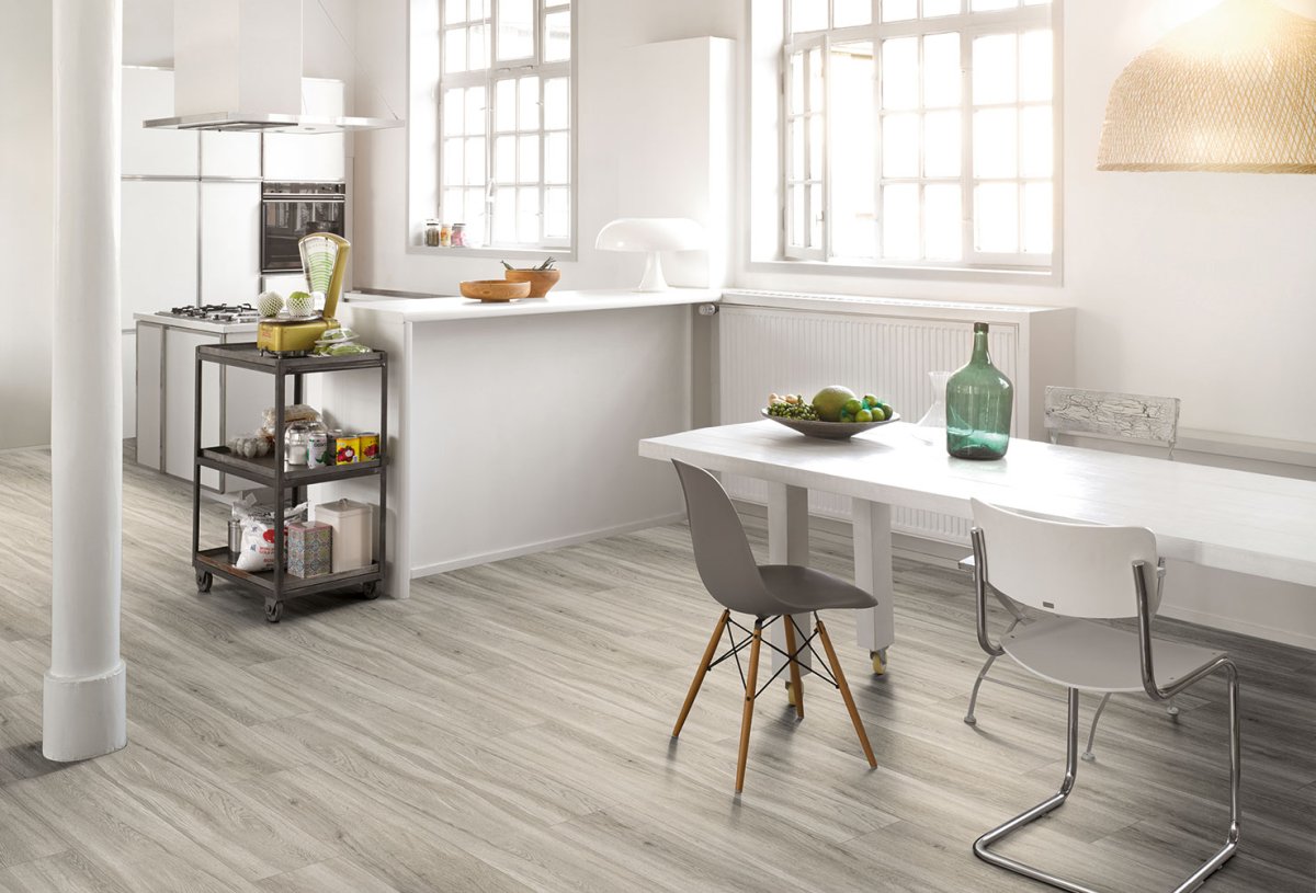 Ламинат темный дуб в интерьере кухни