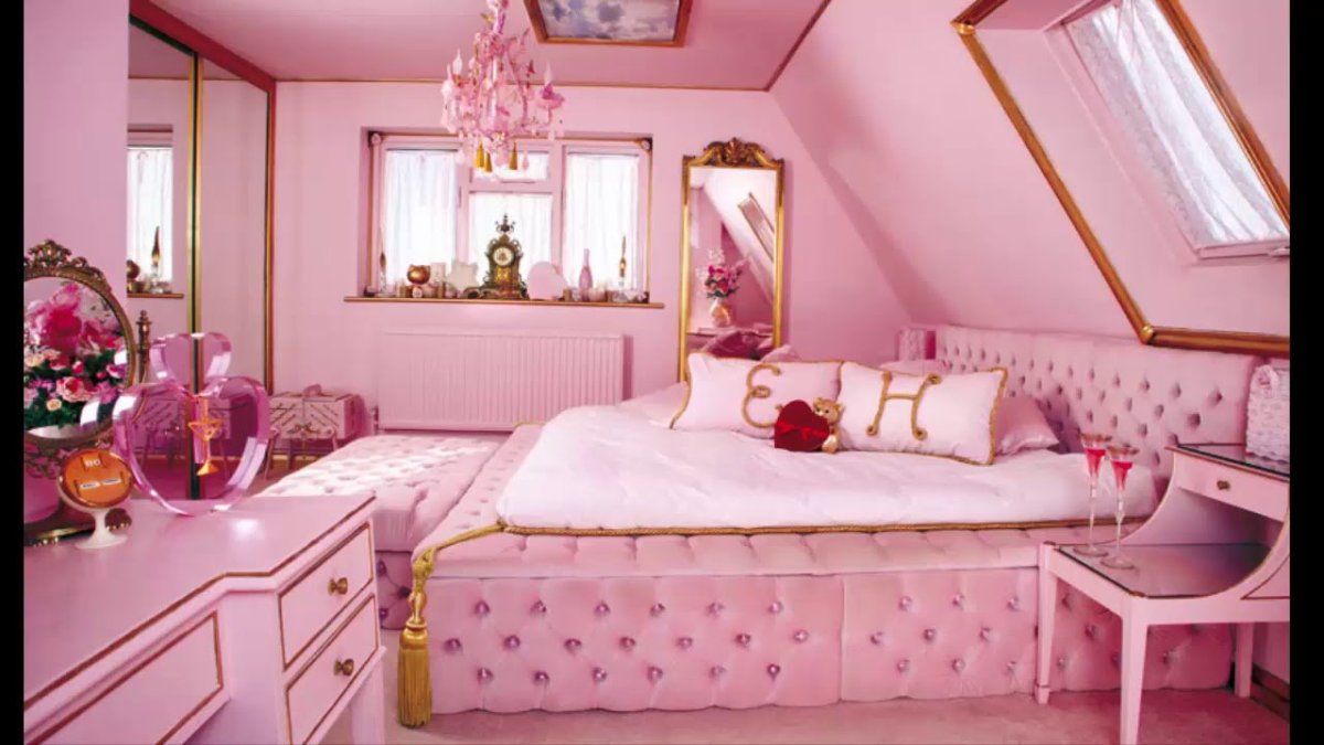 Розовая спальня