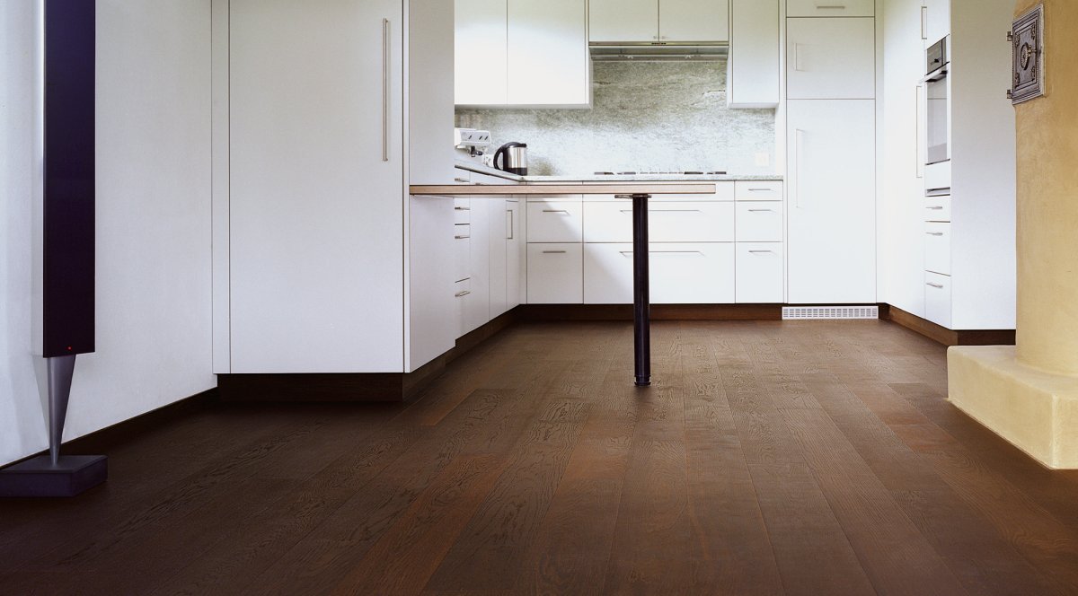 Линолеум под ламинат в интерьере кухни