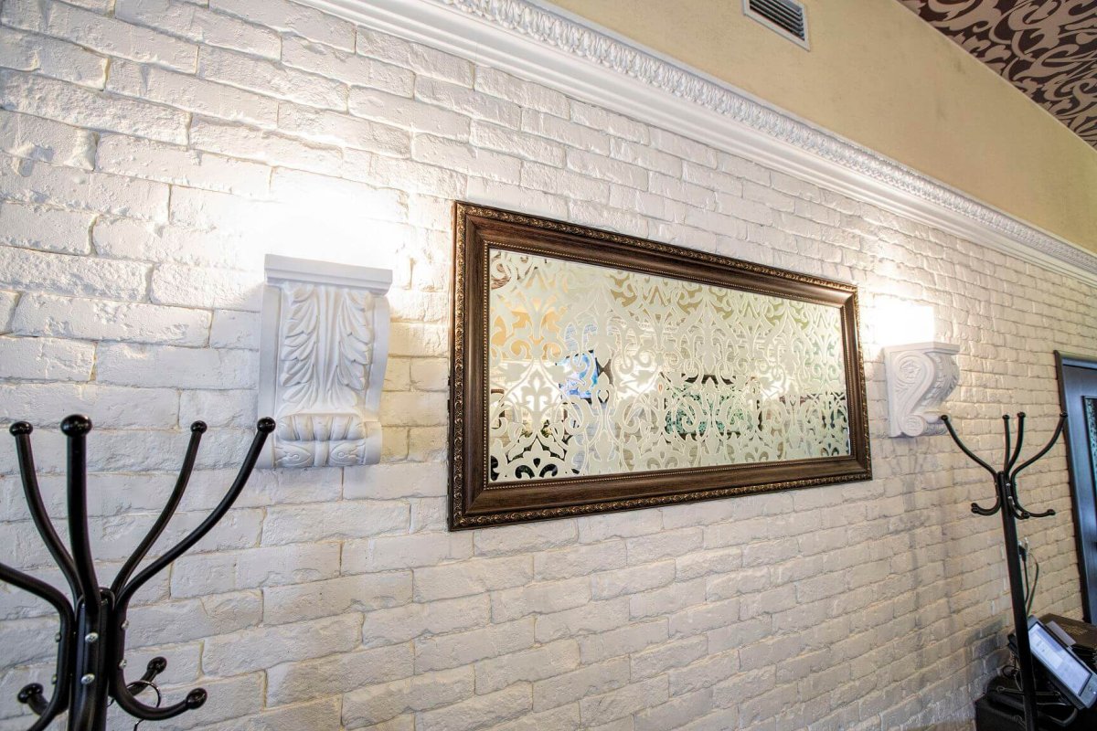 Укладка кирпичиков на стену