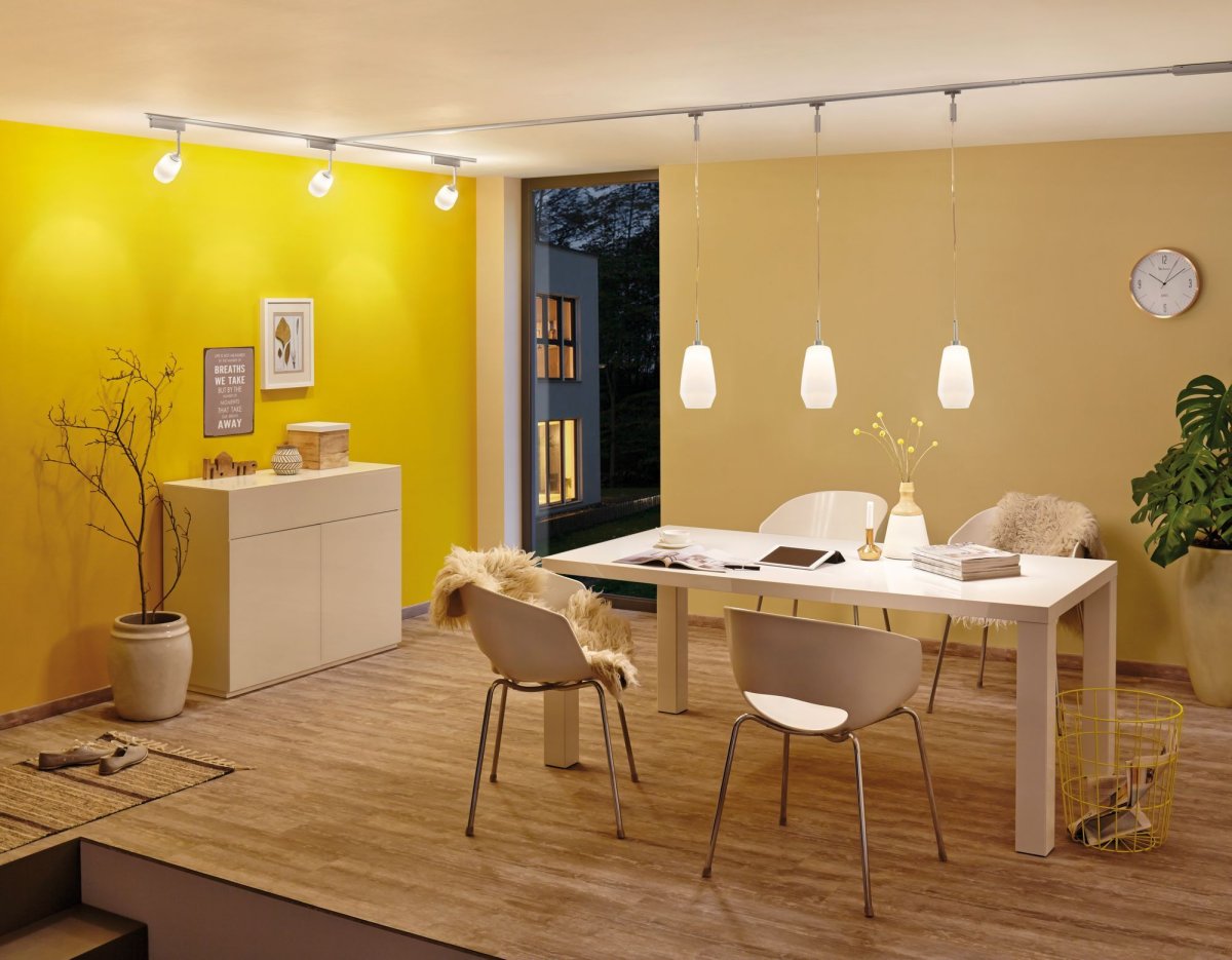 Светильники над кухонным гарнитуром