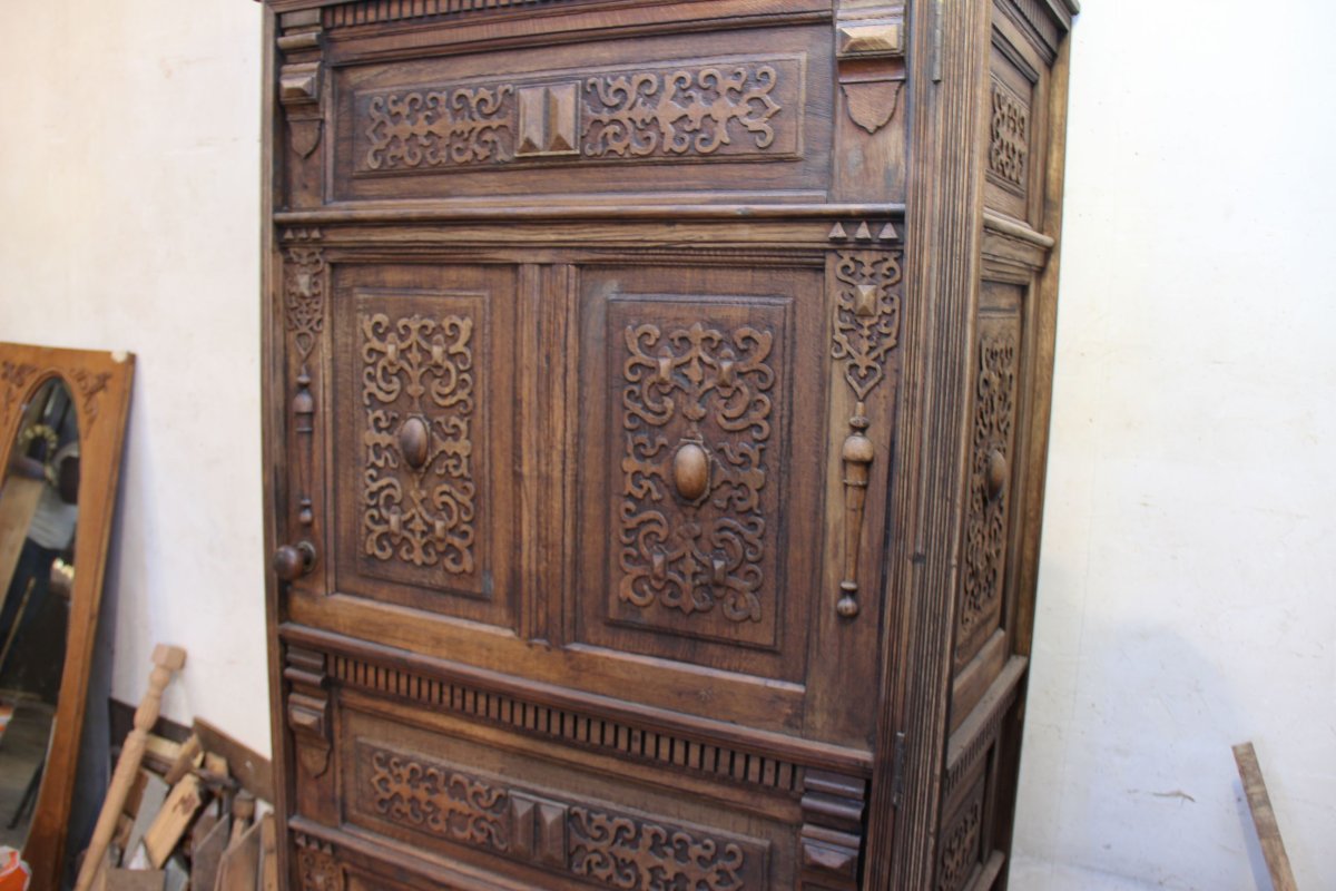 Крашеный шкаф шифоньер