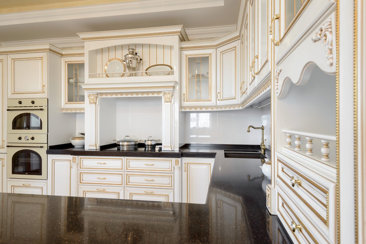 Необычные кухни в классическом стиле