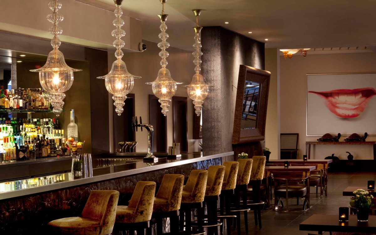 Бар в синих тонах