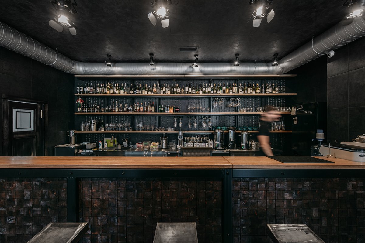 Красивый интерьер бара