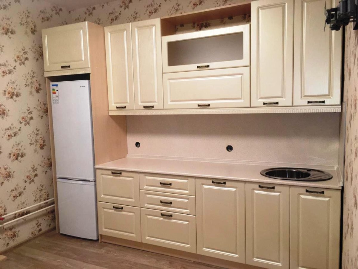 Угловая кухня с фрезеровкой