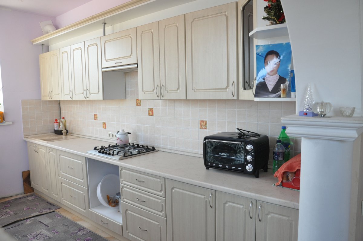 Кухонный гарнитур с розами