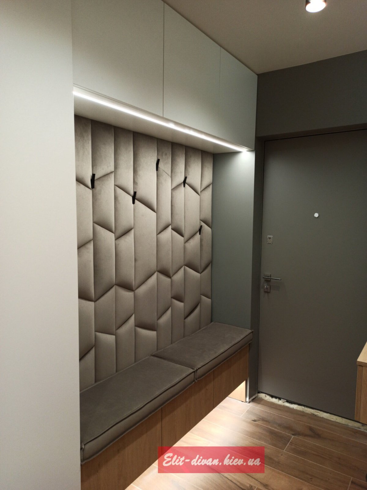 Мягкие стеновые панели в прихожей