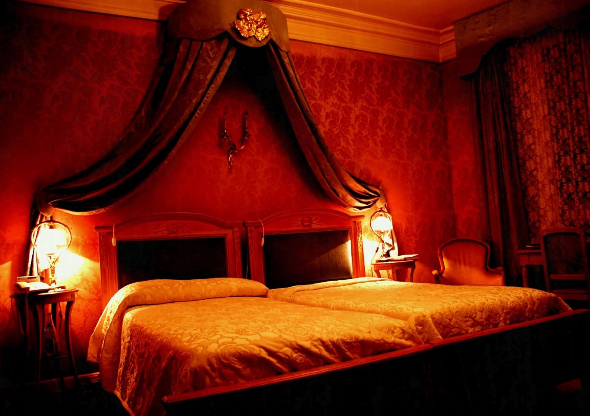Романтическая спальня