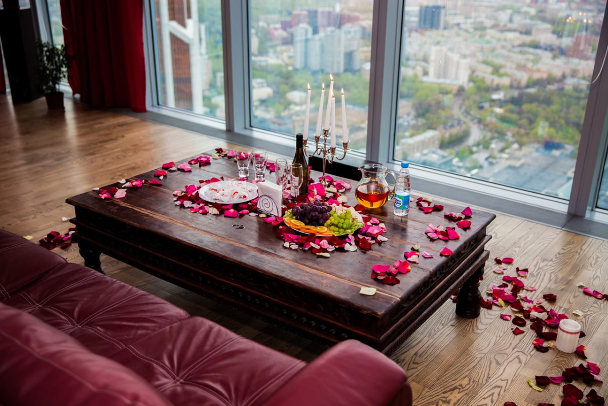 Романтический столик