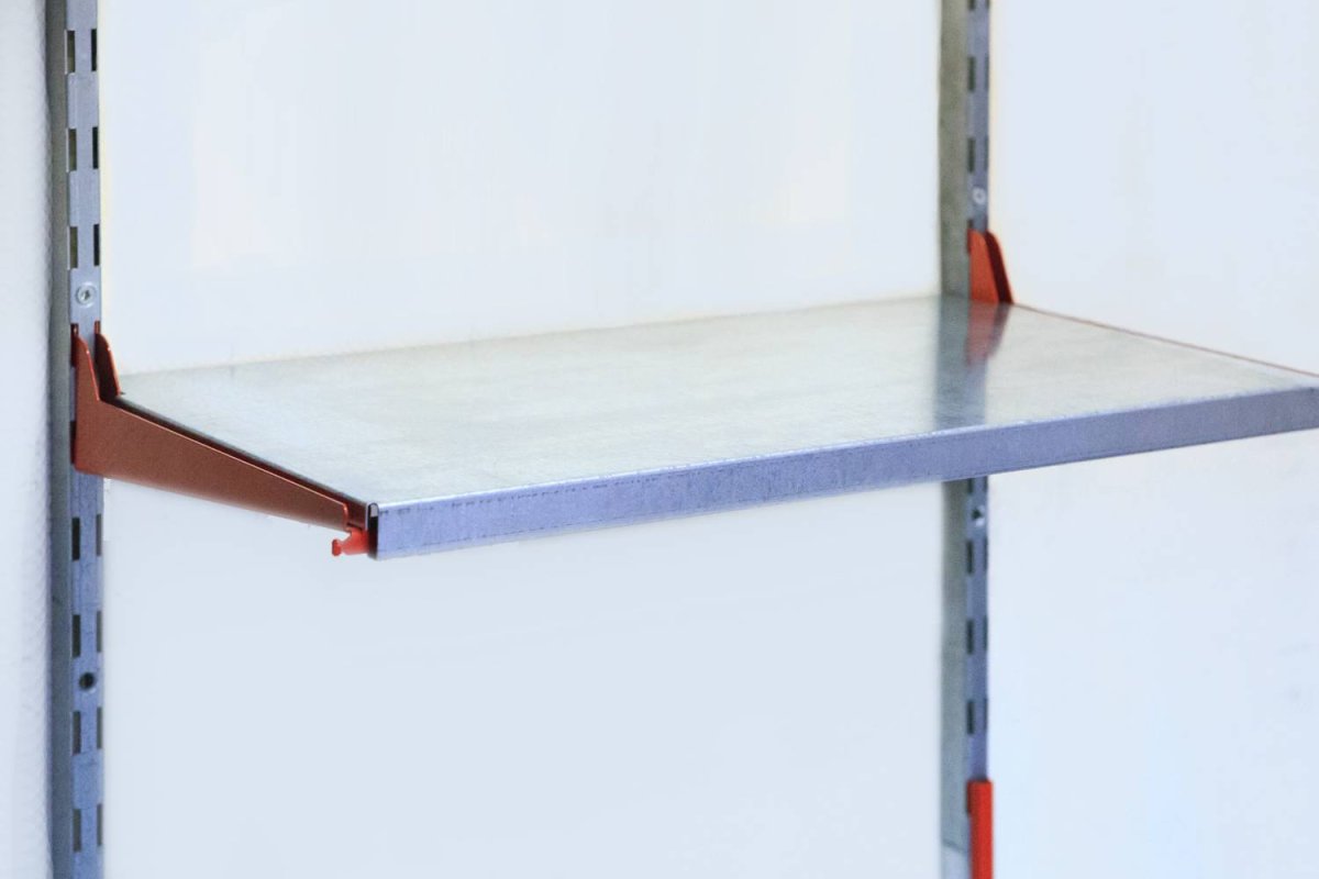 Полка с бортиком