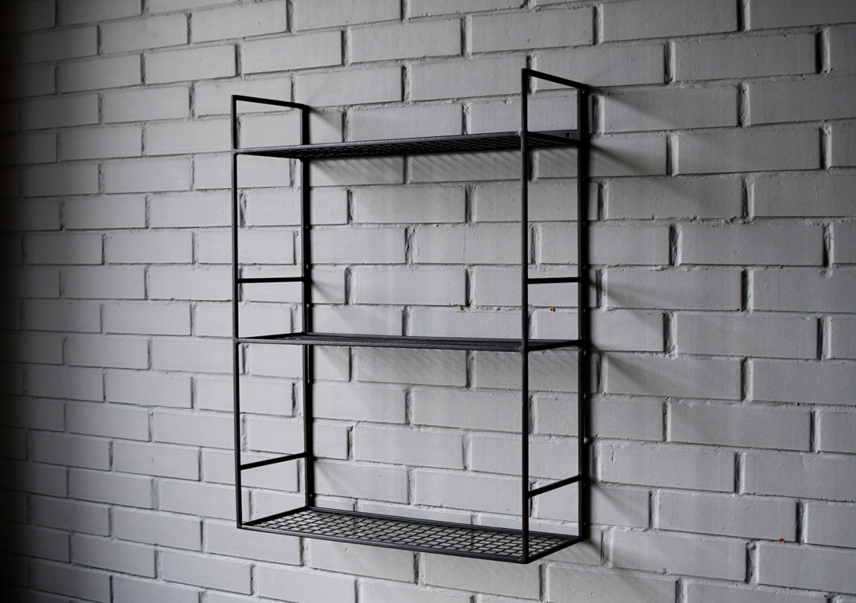 Металлическая полка