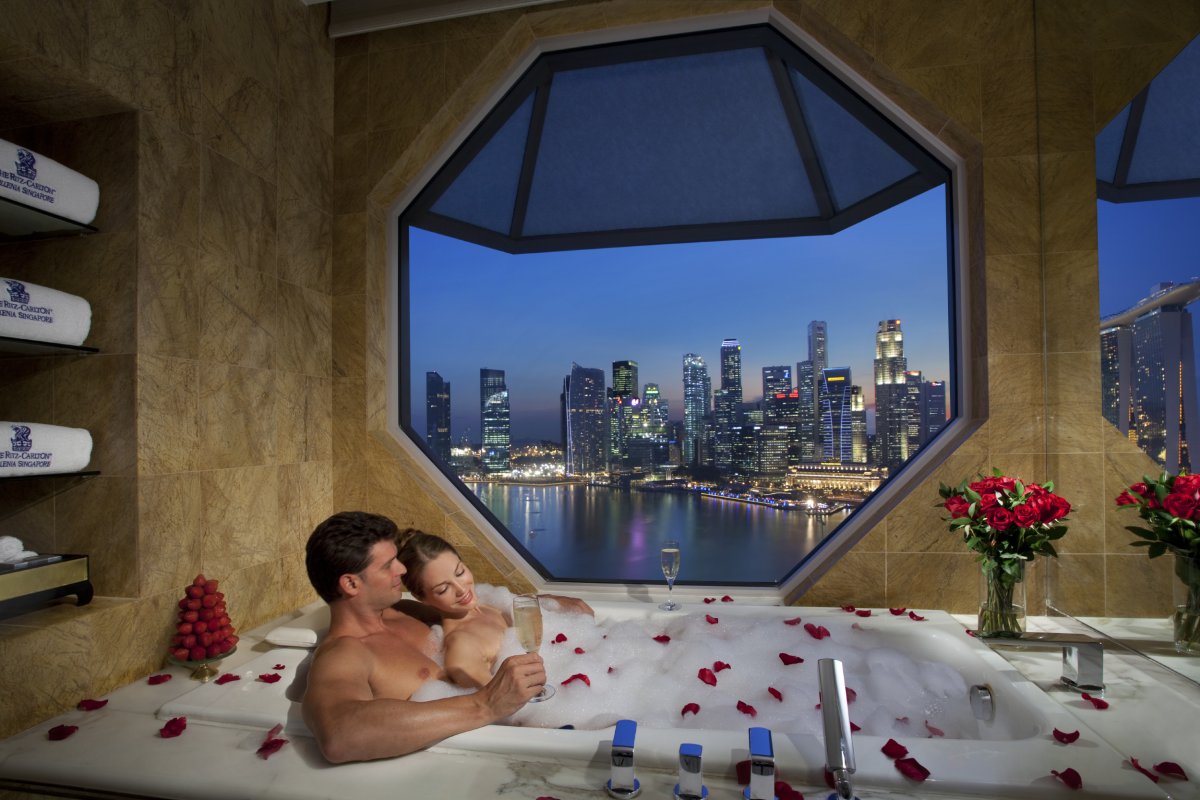 Романтичная ванна для двоих