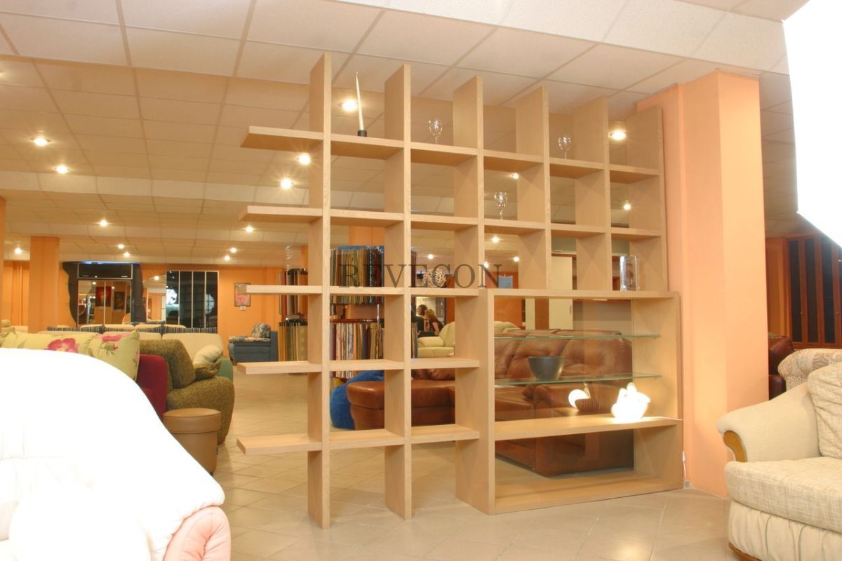 Стеллаж для зонирования комнаты