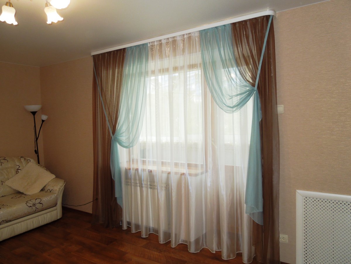Шторы в комнату открытые