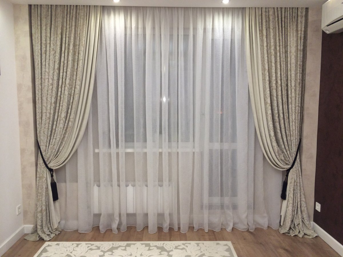 Легкие шторы в гостиную 2022