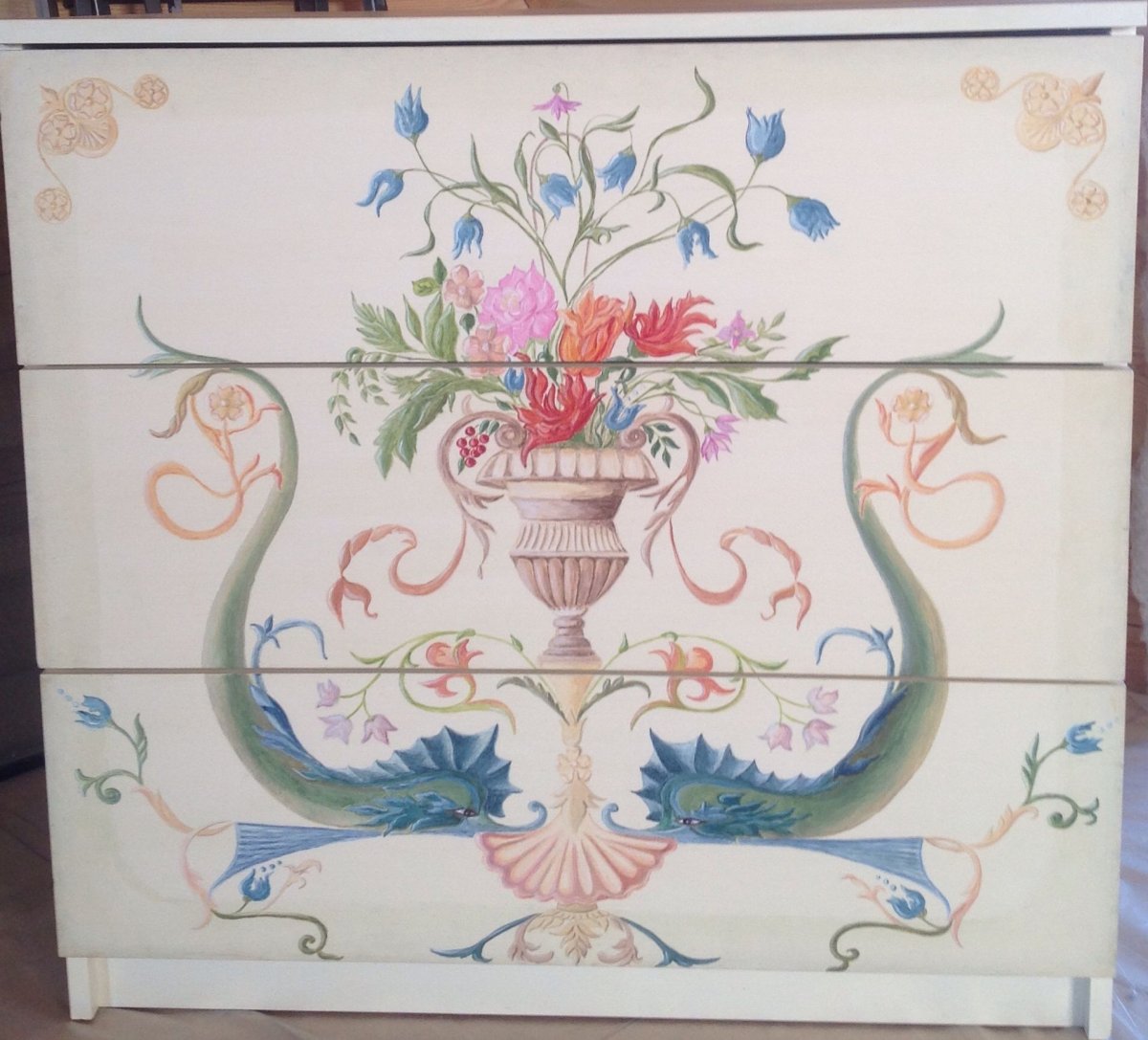 Роспись шкафа