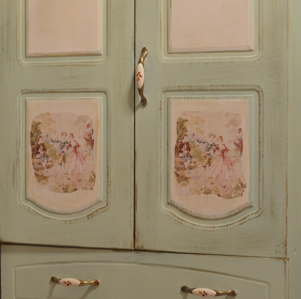 Необычный декор мебели