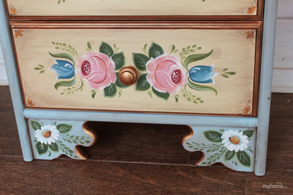 Художественная роспись мебели