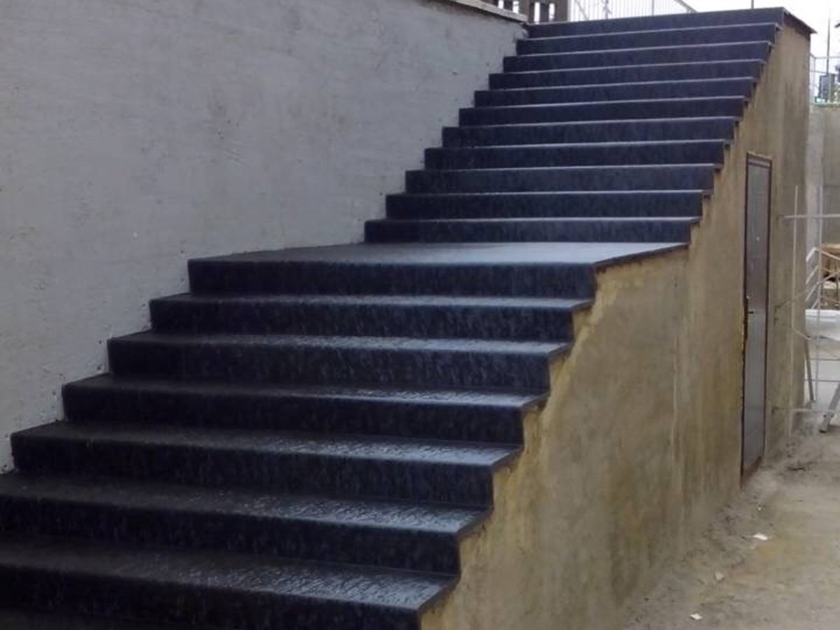 Лестница монолитная железобетонная