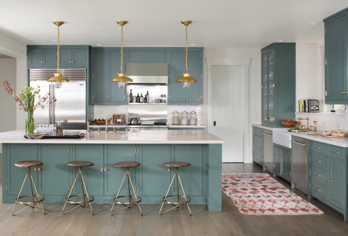 Голубая стильная кухня