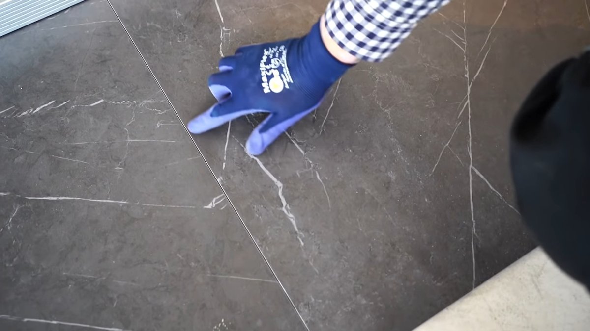 Затирка швов керамогранитной плитки 60х60