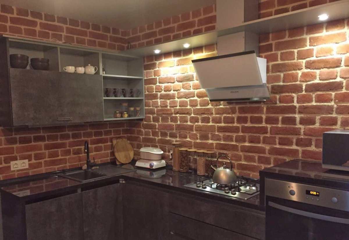 Отделка кухни под кирпич