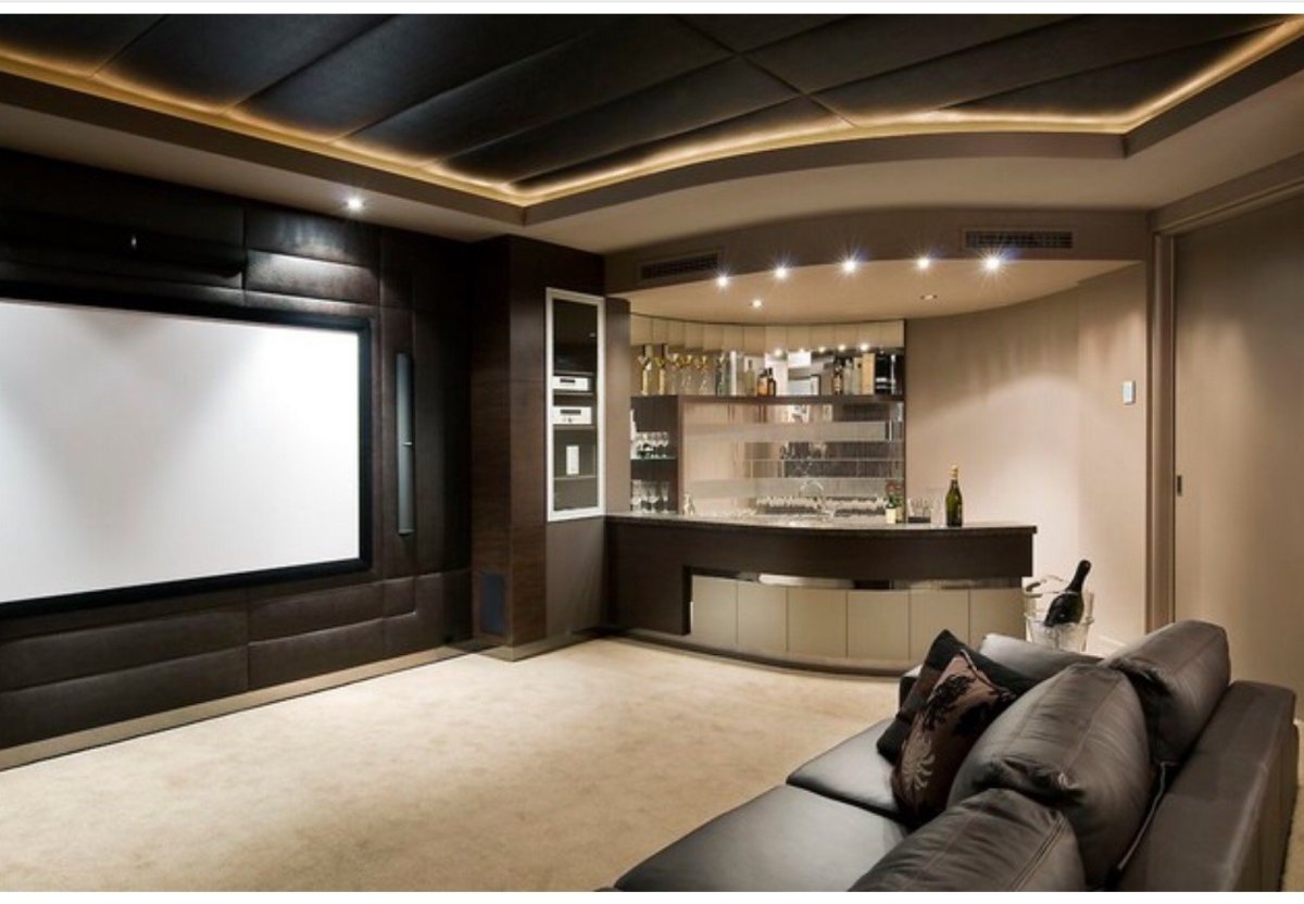 Большой телевизор