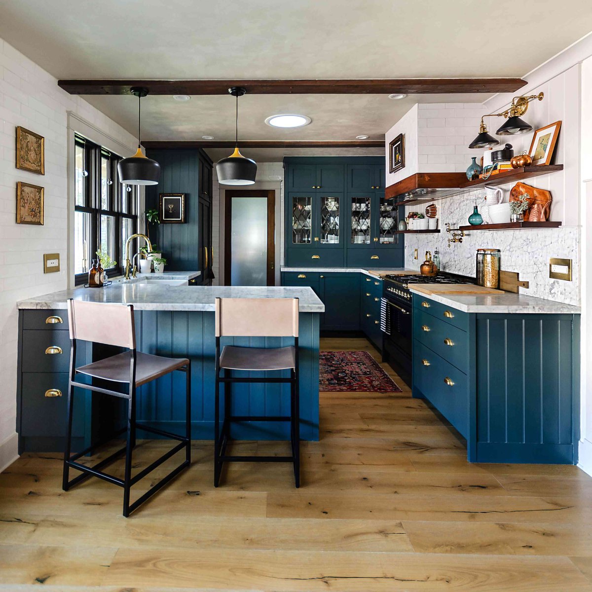 Кухня цвета голубики